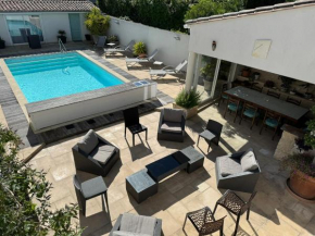 MAISON DE CHARME ILE DE RE avec PISCINE et 10 COUCHAGES